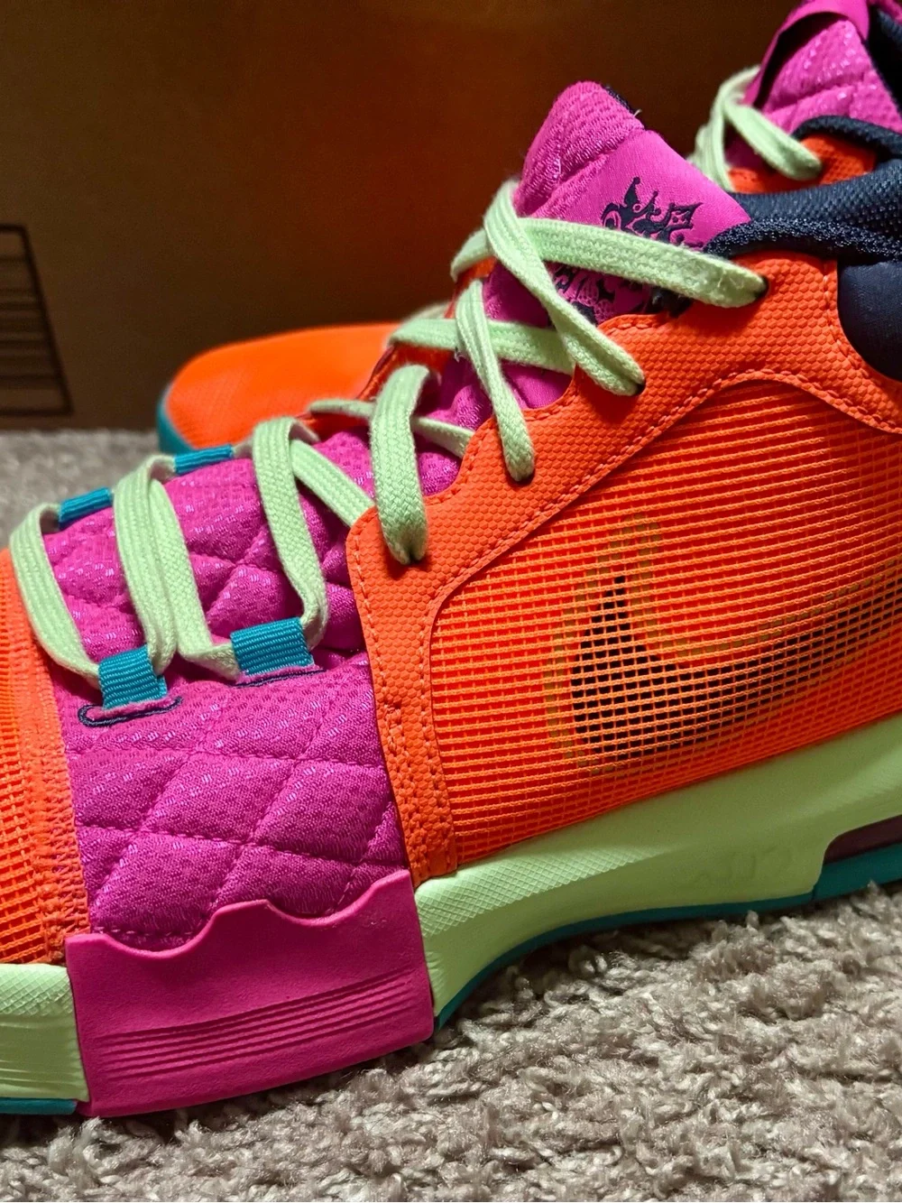 Nike Men’s LeBron Witness 8 Total Orange Laser Fuchsia